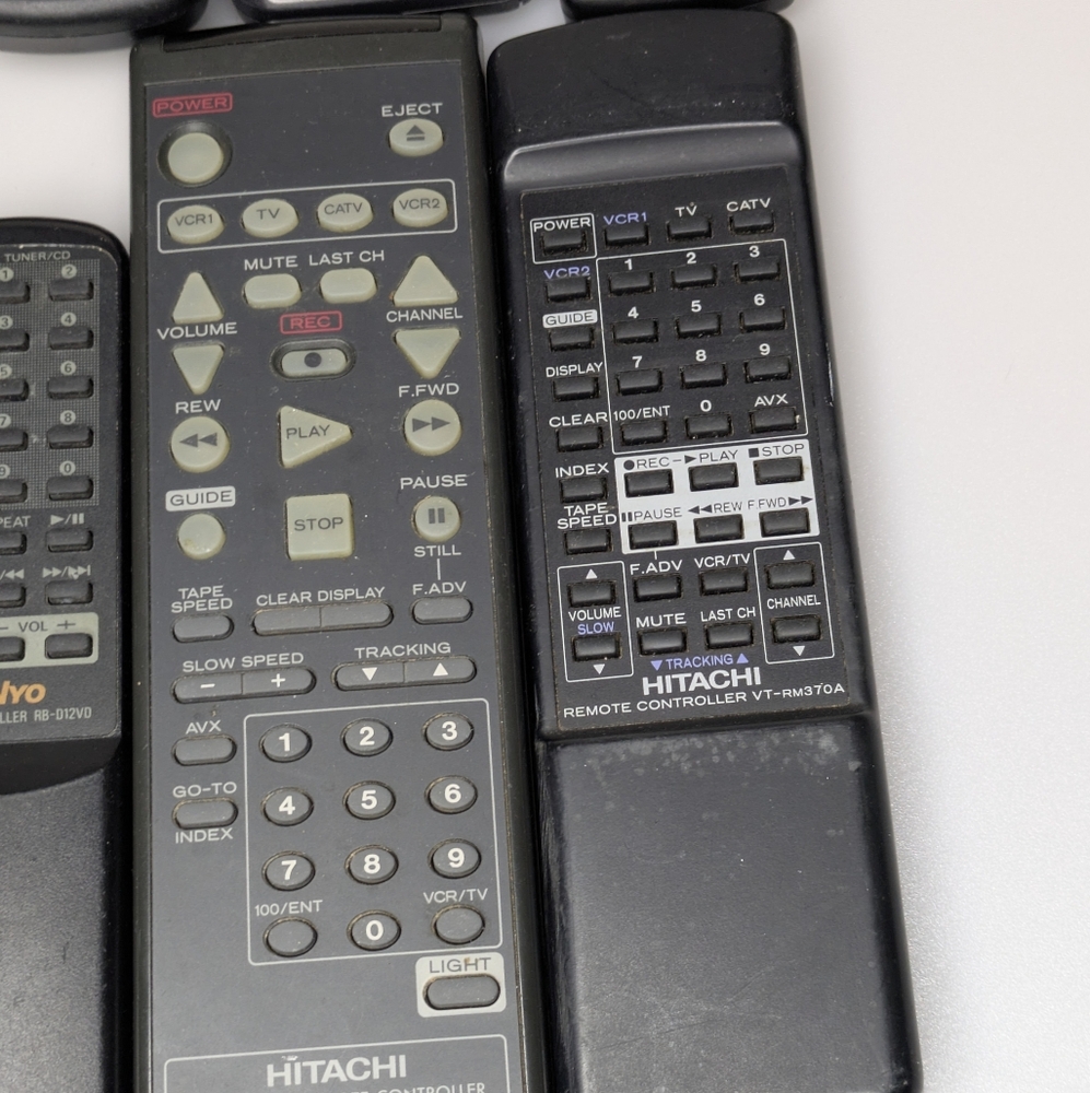 Assorted Remote Control Lot Various Brand, Sony, Hitachi, Mitsubishi, Zenith - Picture 13 of 14